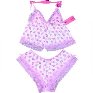 Betsey Johnson 2Pc Cami & Shorts Pajama Set Women’s Pink Lips Lace